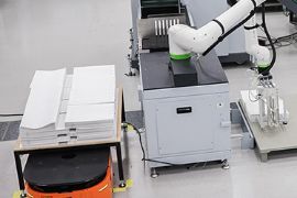 パレタイジングロボットとAMR・AGVの連携